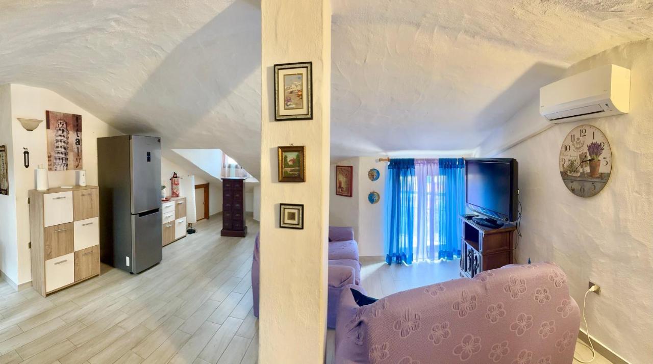 Ferienwohnung The Quiet Mansard Olbia Exterior foto